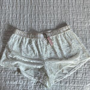 Victoria’s Secret White Velvet Boxer Shorts Small NWT